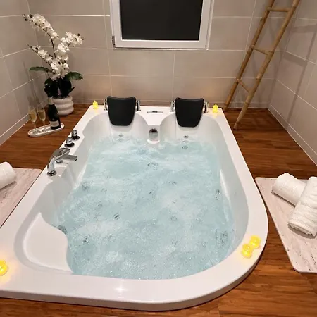 Apartment Le Bubble Chic Sauna Balneo Privatifs
