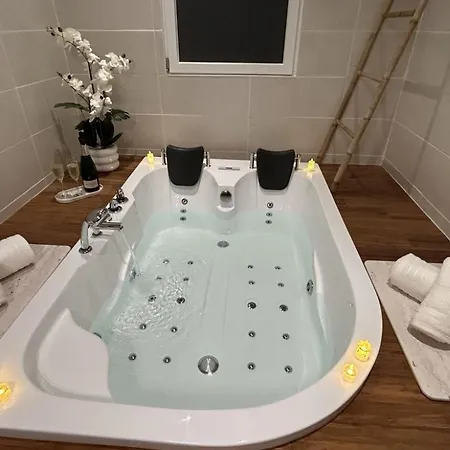 Le Bubble Chic Sauna Balneo Privatifs Apartment *